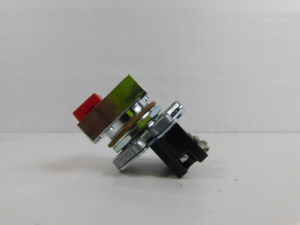 Eaton E30DM Pushbuttons