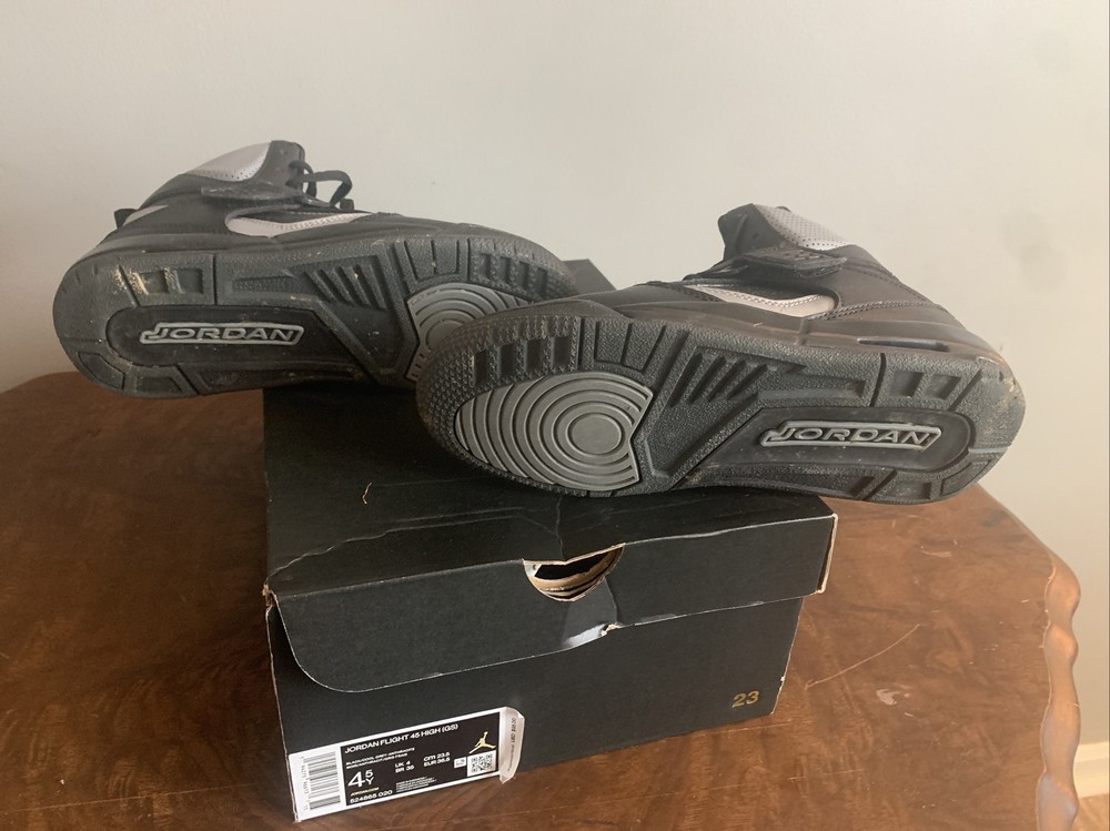 youth jordan flight size 4.5