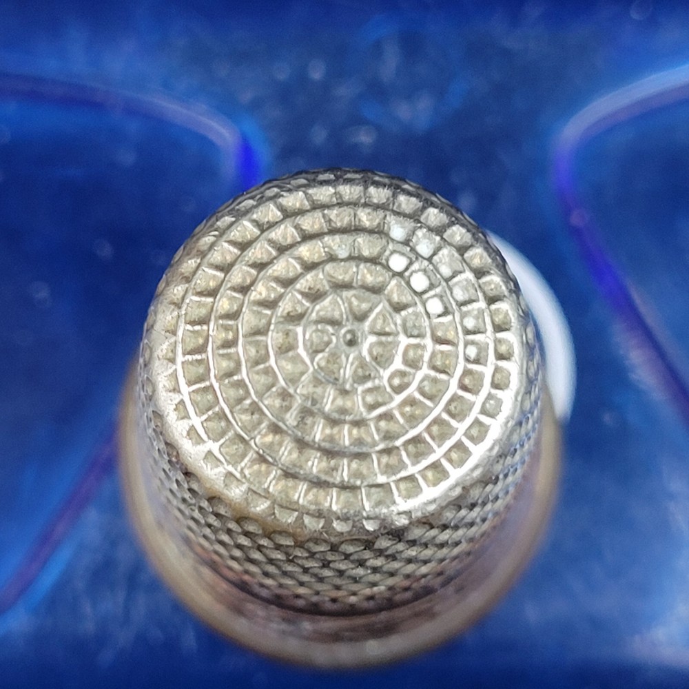 Antique SBC Simon Brothers Leaf Pattern Thimble Size 8