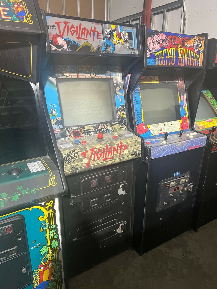 TECMO KNIGHT ARCADE MACHINE by TECMO 1989 (Excellent Condition) *RARE*