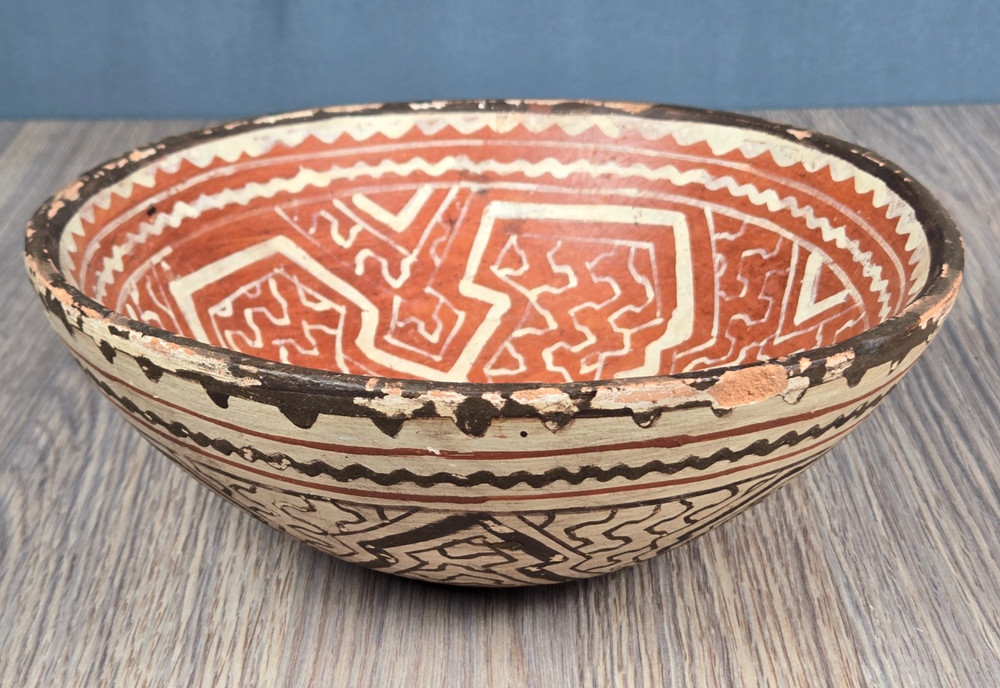 Polychrome Shipibo Conibo pottery bowl Made in Peru Amazon tribal pattern 9.25"