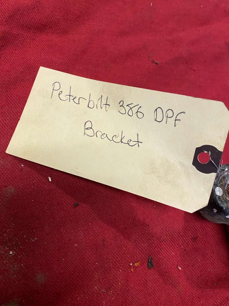 PACCAR MOUNT BRACKET SUPPORT M11 1959 003