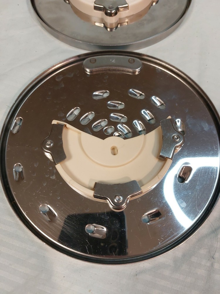 Cuisinart DLC-7 2 Discs for Food Processor Includes DLC-044 4mm DLC-037 M Grater