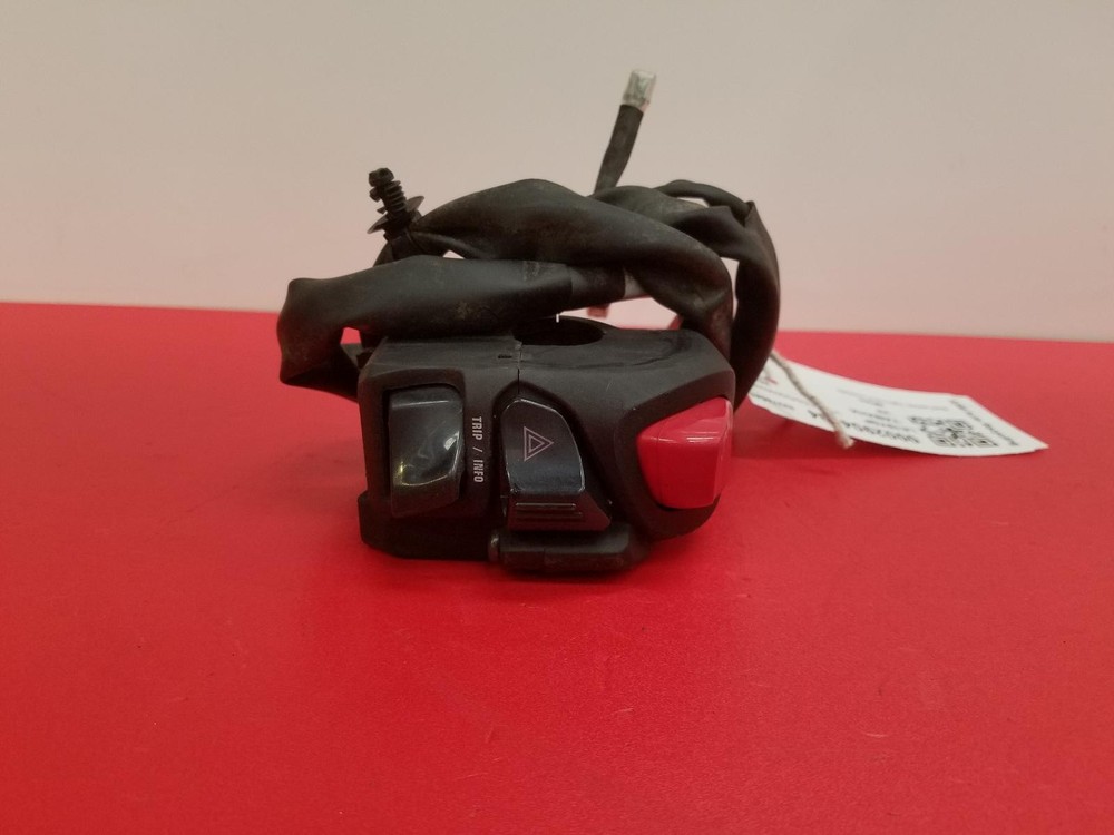 2019 YAMAHA X-MAX 125 IRON MAX RIGHT START SWITCH HAND CONTROLS