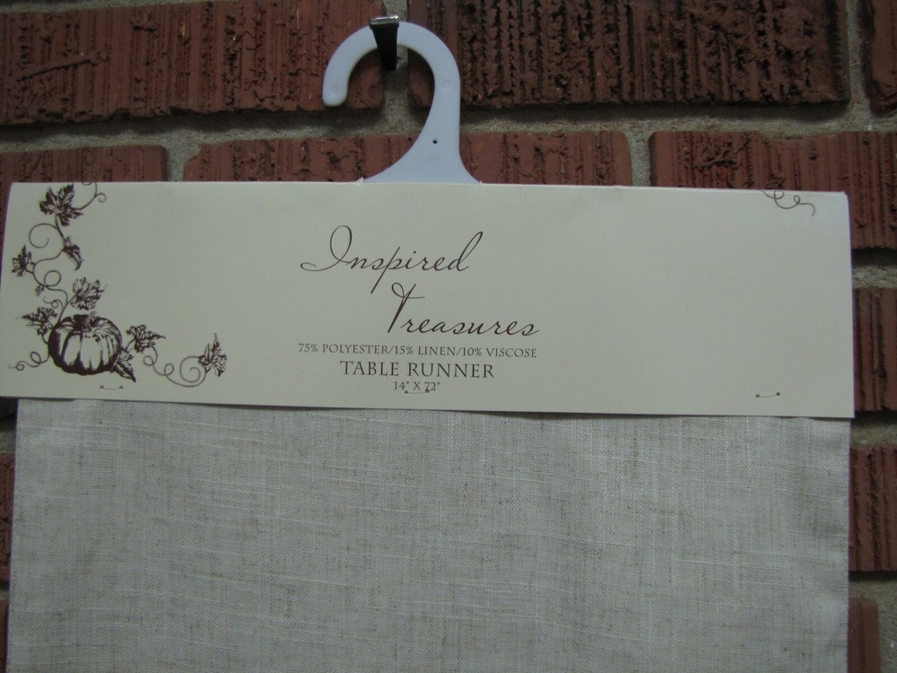 INSPIRED TREASURES LEAVES WREATH TABLE RUNNER
