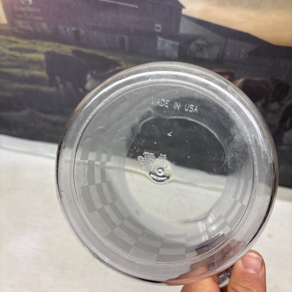 Pampered Chef Quick Stir 2 Quart Clear Pitcher Checker Board Pattern White Lid