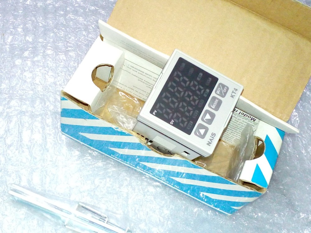 NAIS AKT4111100 TEMPERATURE CONTROLLER