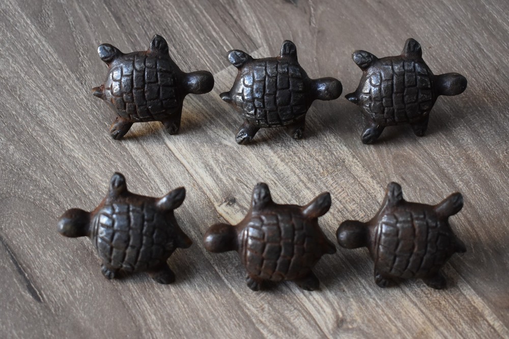 Vintage Cast Iron Turtoise Drawer Pulls Cabinet Knobs Vintage distressed 6 pic