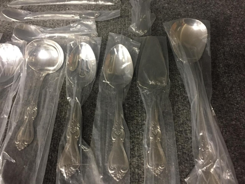 Reed & Barton Stainless Flatware Lincolnshire Glossy 9 Pc Hostess Serving Set +