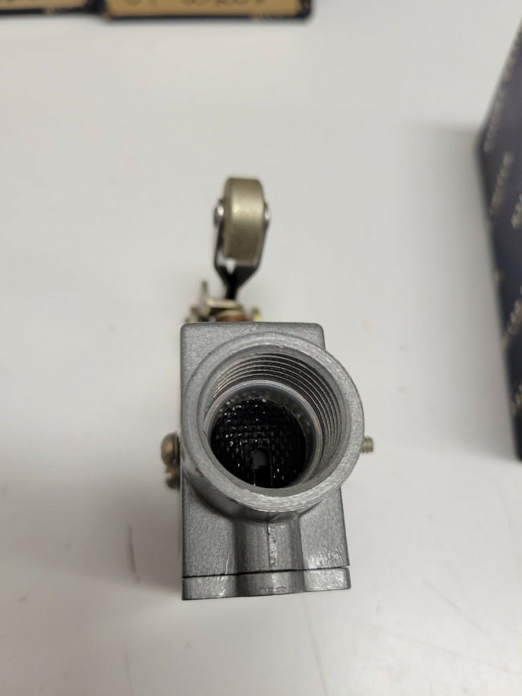 Micro Switch D-729 - YZE-2RQ2 - ONE UNIT