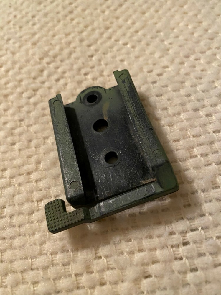 Wide 3 Hole Plastic Quiver Mount