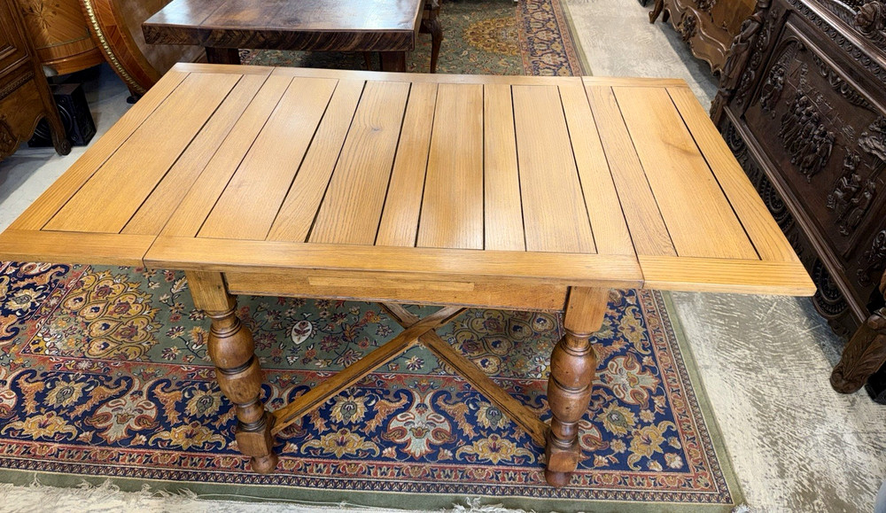 English Antique Oak Draw Leaf Table / Kitchen Table