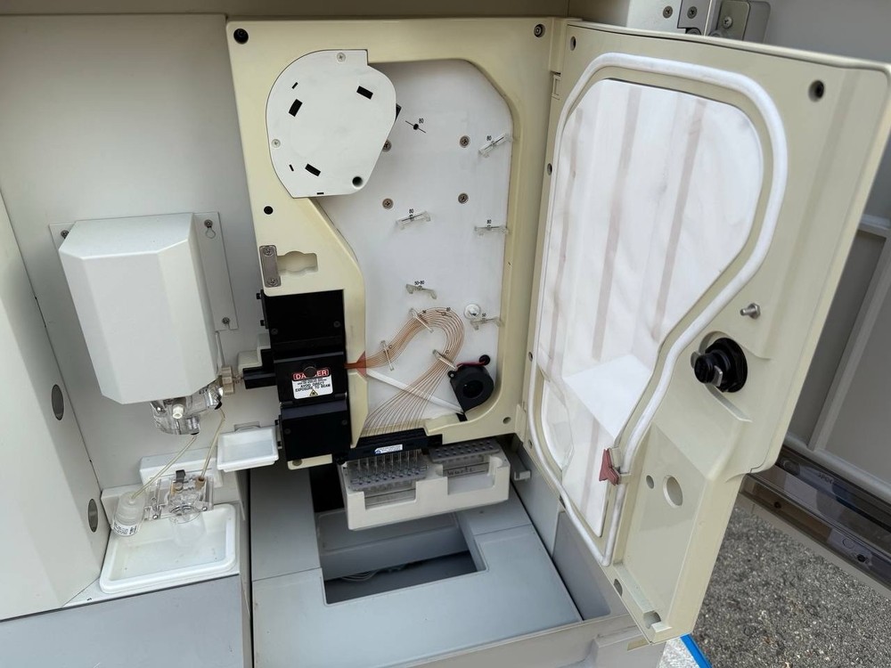 Applied Biosystems Hitachi ABI Prism 3130XL Genetic Analyzer DNA Sequencer