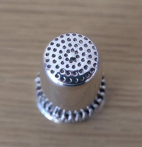 Vintage 6.2g SOLID SILVER Hallmarked ARI D NORMAN Thimble 1973