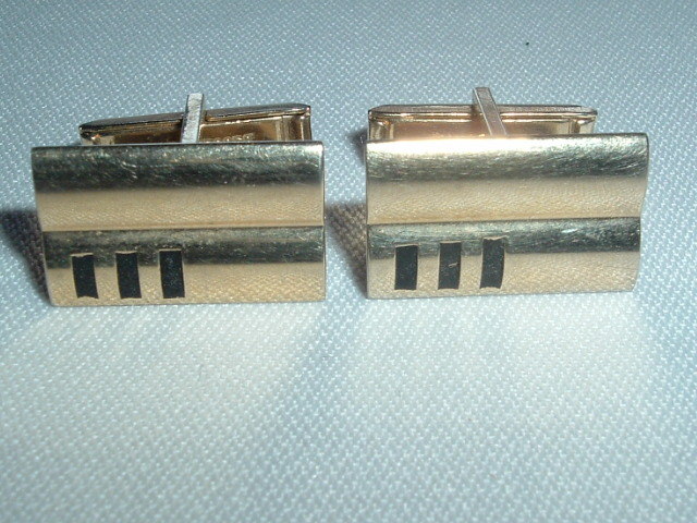 VINTAGE RECTANGULAR GOLD TONE BLACK ACCENT CUFF LINKS
