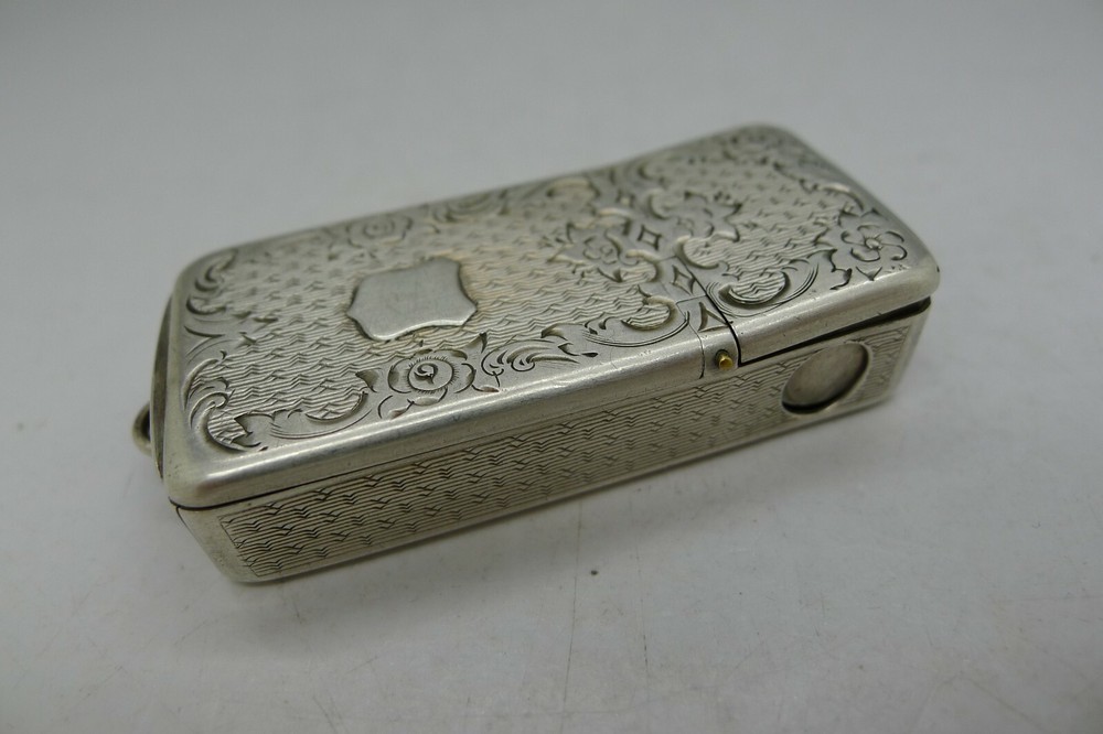 c.1821 SOLID SILVER HAND CHASED COMBINATION SNUFF BOX w/ CHEROOT CUTTER RARE