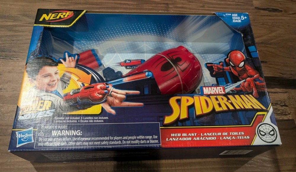 Spider-Man Power Moves Web Blast Gauntlet Marvel E7328