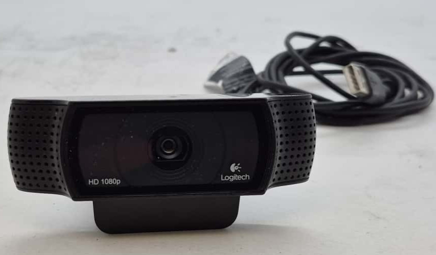 Logitech HD VU0028 USB Wired Webcam - Webcam Only