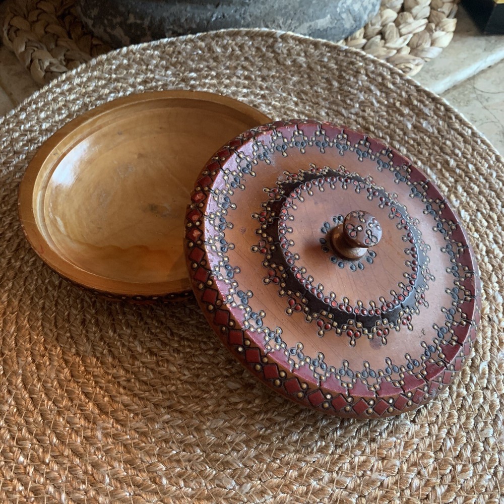 Vintage Wood Round Box