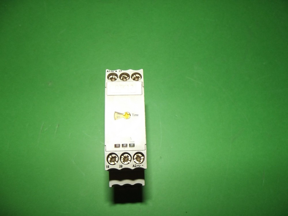 MOELLER ETR4 - 51 - A relay timer starter star-triangle