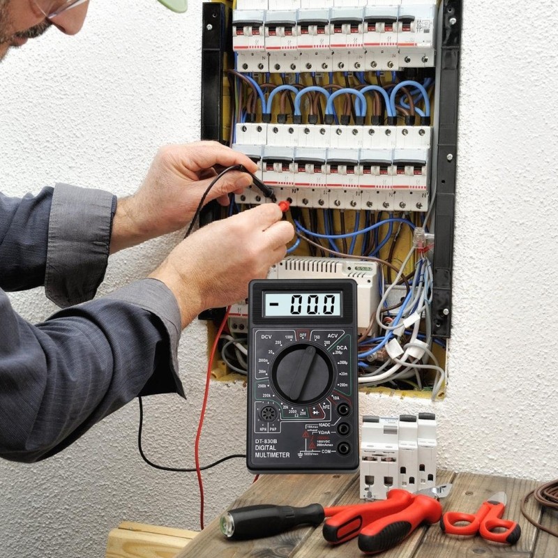 Easy To Use Digital Multimeter Circuit Testing Device for Electronics Engineers