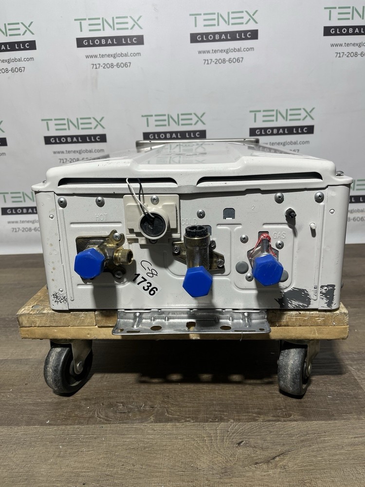 Rinnai V53DeN Outdoor Tankless Water 120k BTU Natural Gas (C-8 #1736)