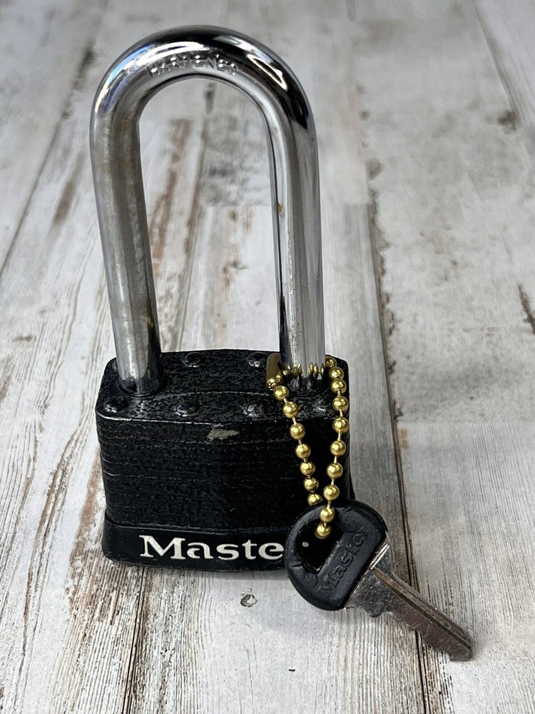 Master Lock - Keyed Padlock - Black - 1 Key