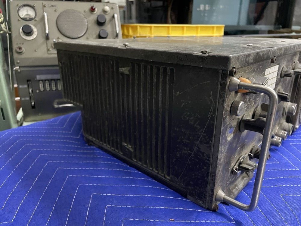 RECEIVER TRANSMITTER RADIO RT-524 RT-524A/VRC #29
