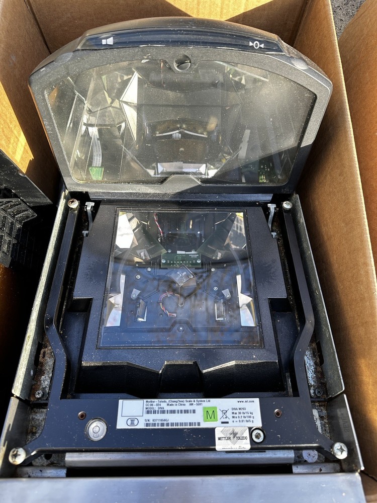 Two Metroglic Scales For Retail.