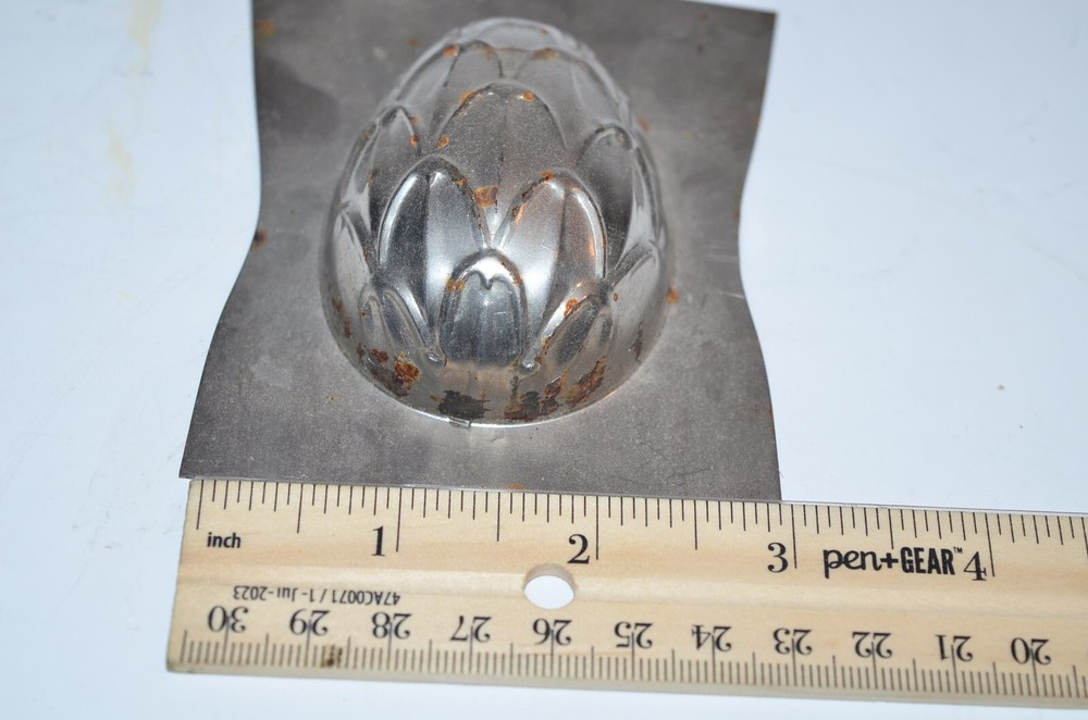 Vtg Chocolate Mold Easter Egg HALF Artichoke vegetable pineapple??