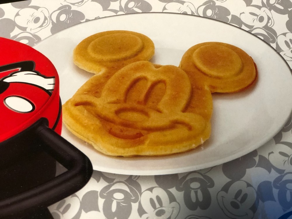 Red Disney Intertec DCM-12 Mickey Mouse Electric Non-Stick Waffle Maker