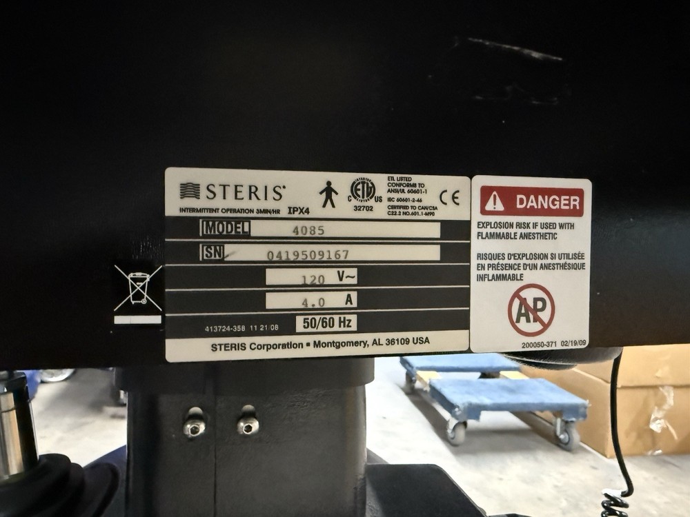 STERIS 4085 SURGERY TABLE