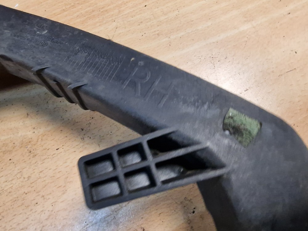 Kia Picanto MK2 O/S Front Driver Right Side Bumper Bracket Mount
