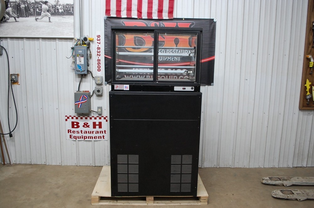 Federal 36" Black Dual Service Refrigerator Display Case Merchandiser RSS3SC-2B