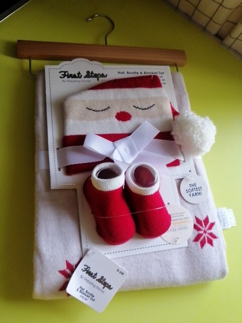 CHRISTMAS BABY GIFT, Blanket, Hat, Bootie Set. NEW.