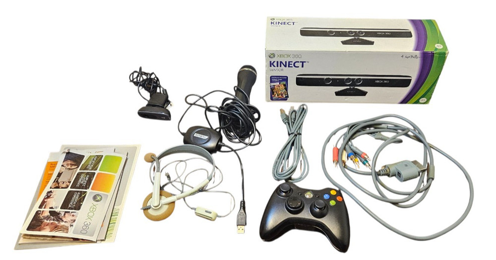 Microsoft Motion Sensing Gaming Controller Xbox 360 Extras Accessories Bundle