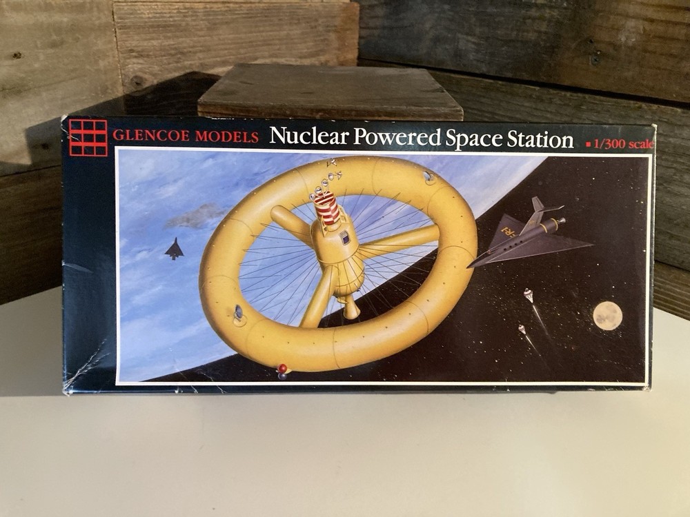 Glencoe 1/300 Scale Nuclear Powered Space Station Open Box