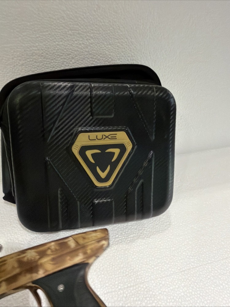 DLX-LUXEXGUN-TRIBUTEFORESTCAMO