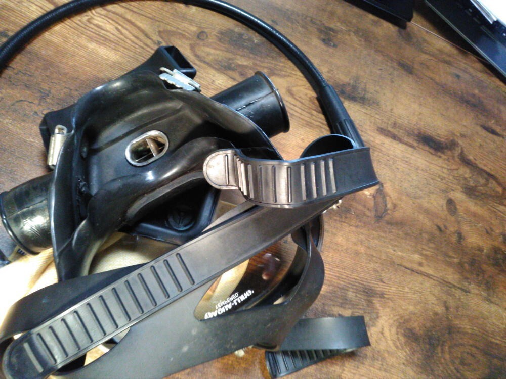 Aqua-Lung Full Face Mask/Regulator for Hookah Dive.