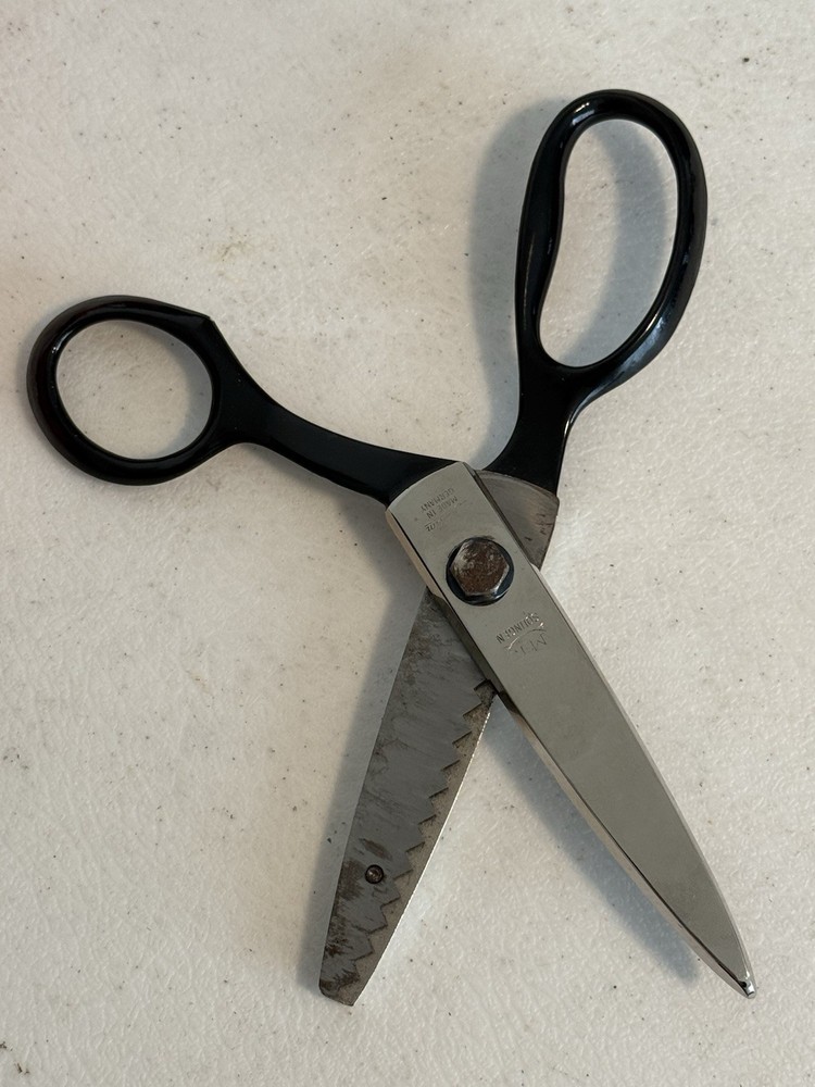 Vintage Scissors SOLINGEN Zig Zag Pinking Shears with Box MER