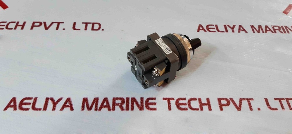 IDEC IZUMI ASN37S Selector Switch