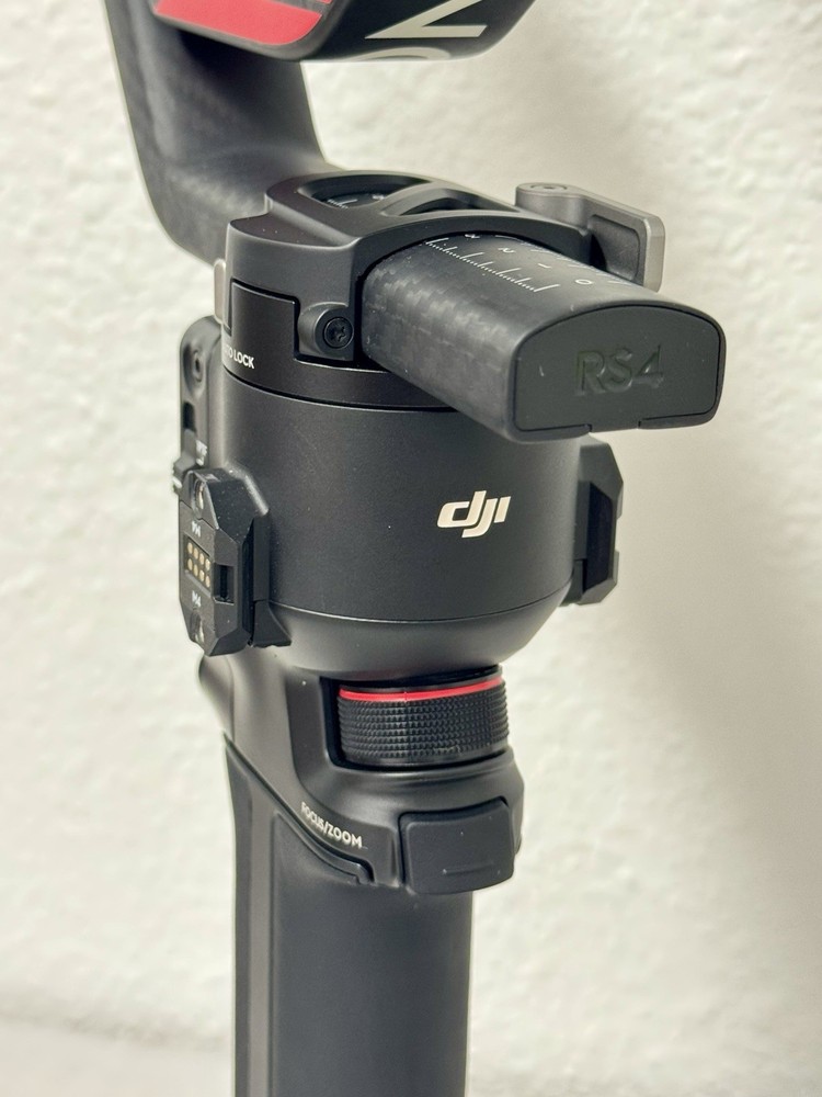 DJI RS 4 Pro Combo Gimbal Stabilizer – Complete Kit / Excellent Condition