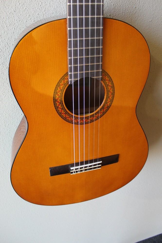 Brand New Yamaha C40 Nylon String Classical Guitar