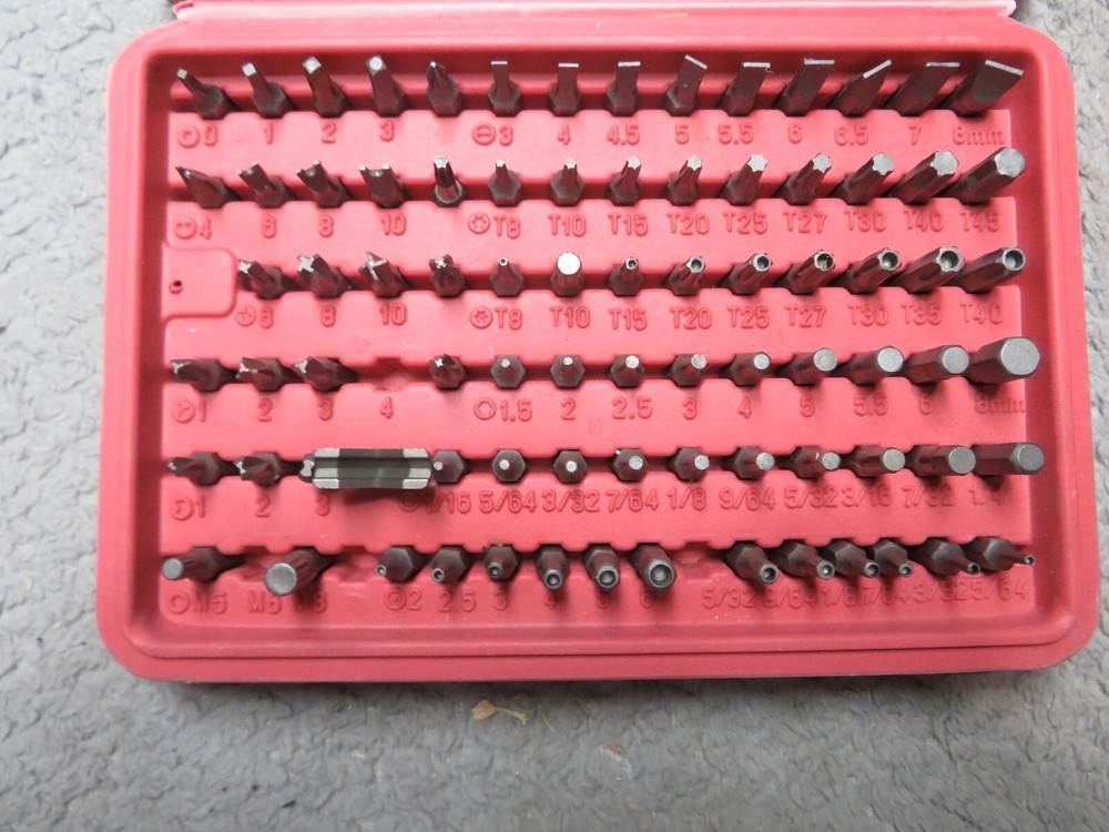 lot of Milwaukee shockwave bits / drill bits