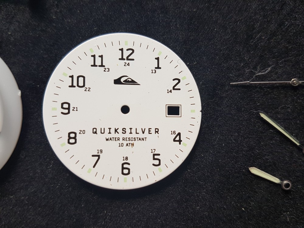 Quiksilver Dial with Hands