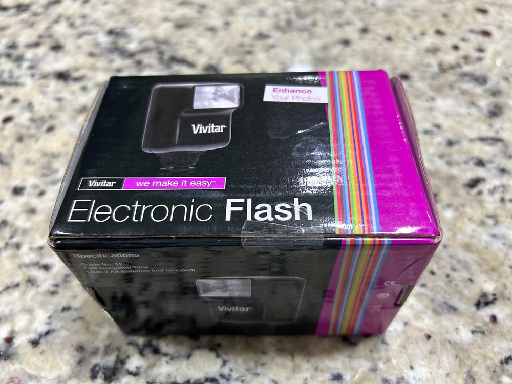 Vivitar 2400M Automatic Electronic Show Mount Flash - NEW