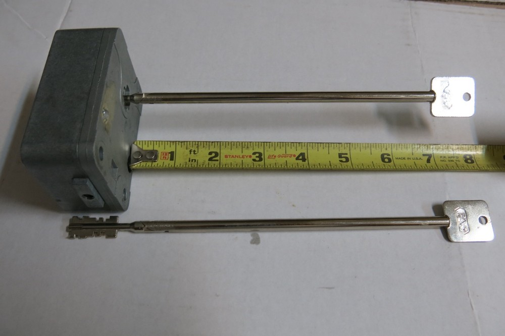 Sargent & Greenleaf Safe Key lock with Keys