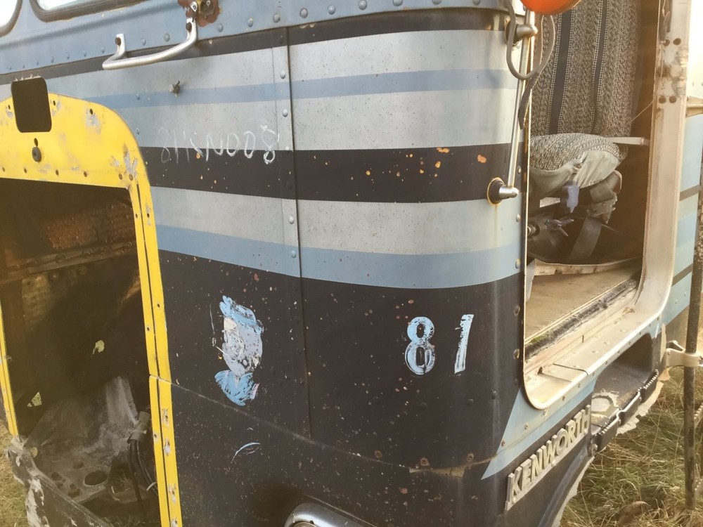 Kenworth K100 Left/Driver Panel