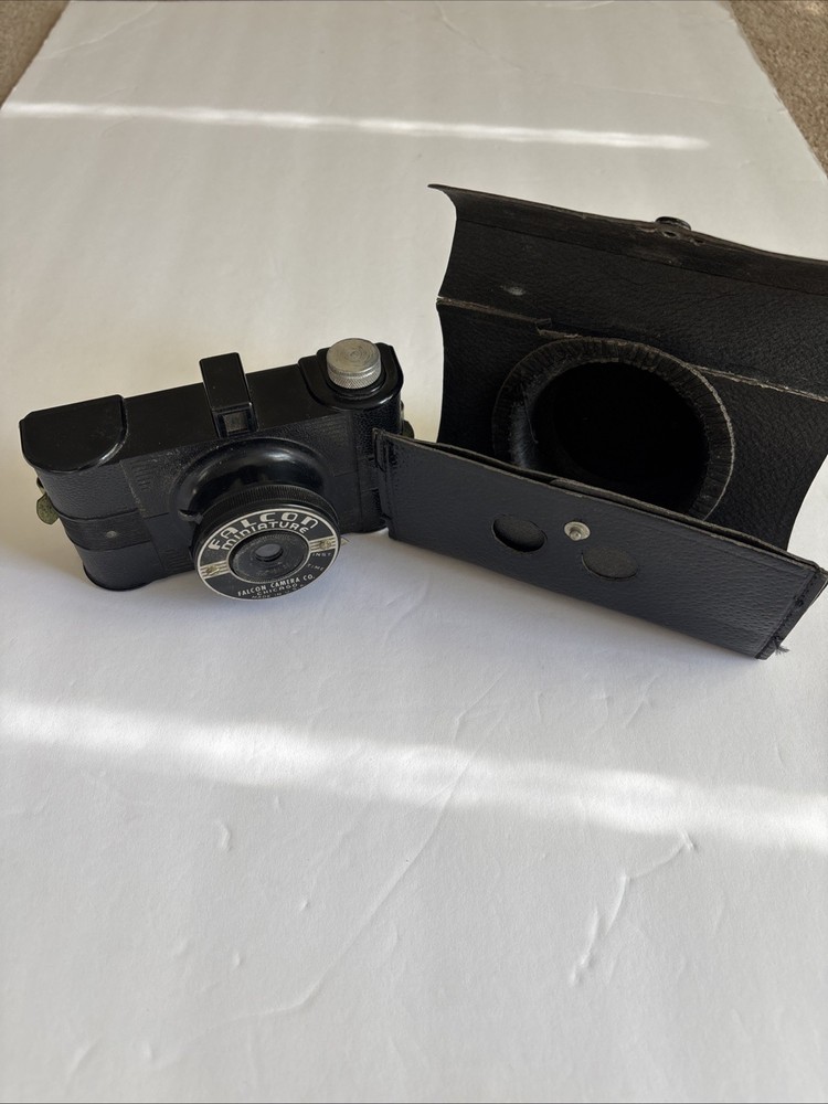 Falcon Minicam Junior Camera W/ Case vintage Camera