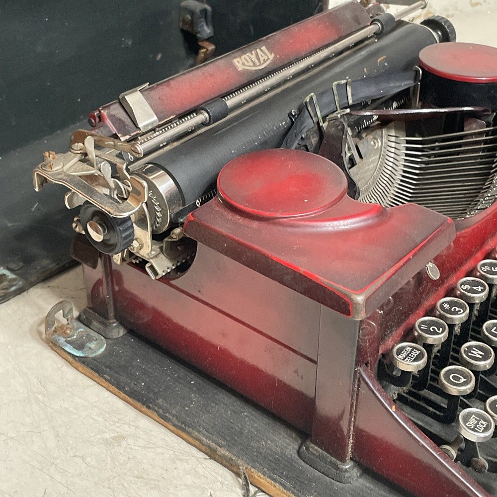 Rare Antique Royal Typewriter Red Maroon Custom Middletown Key